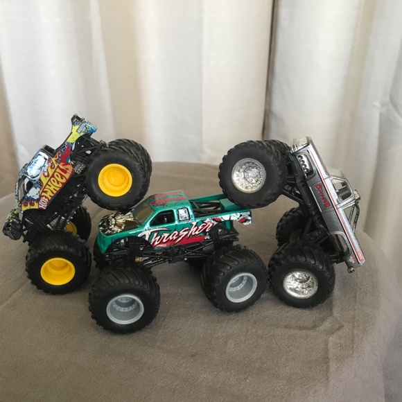 Set of six Monster truck matchbox cars - Picture 6 of 15
